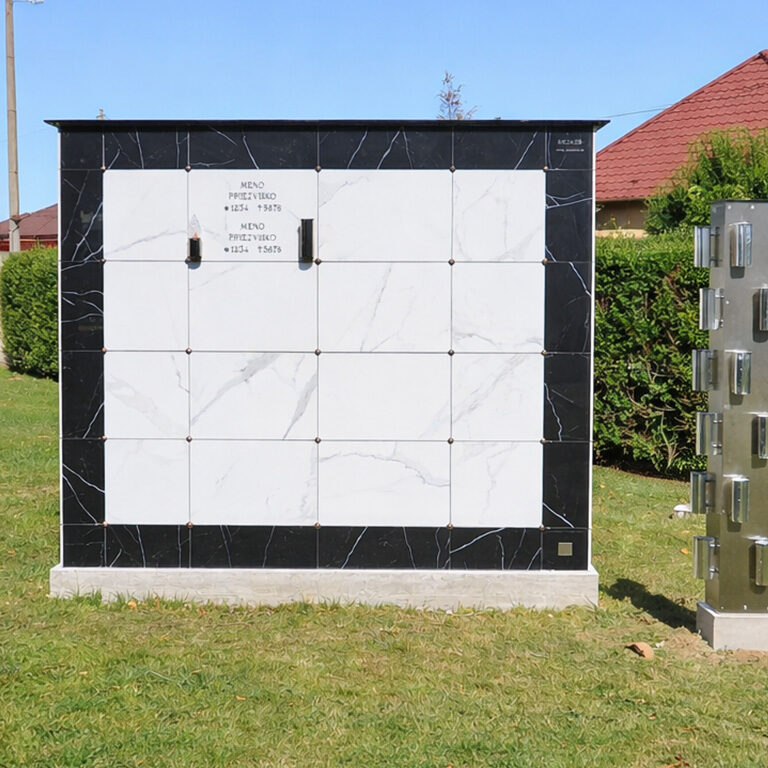 Urnová stena kolumbária v Kráľovej nad Váhom