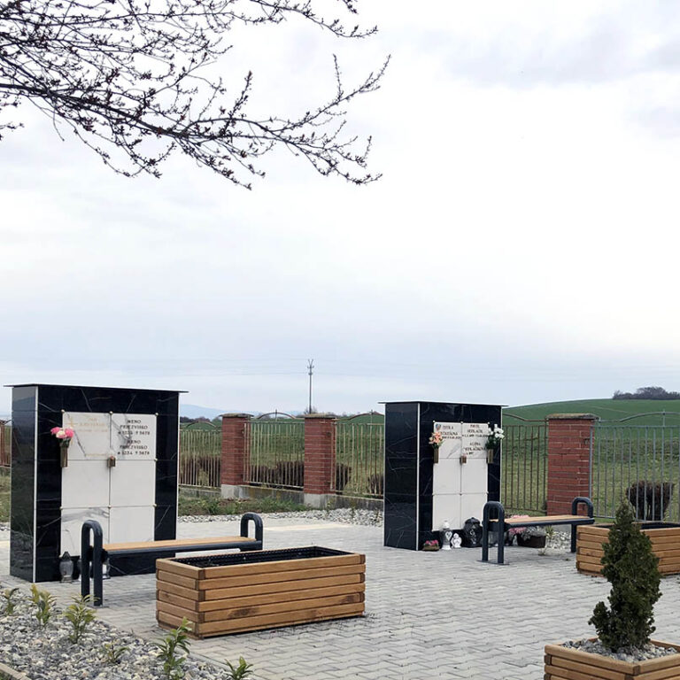 Moderné kolumbárium v obci Žabokreky nad Nitrou s elegantným dizajnom